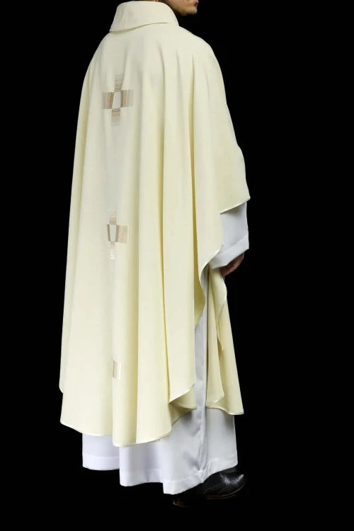 Ecru Chasuble with embroidered crosses – Variant III — fabric detail