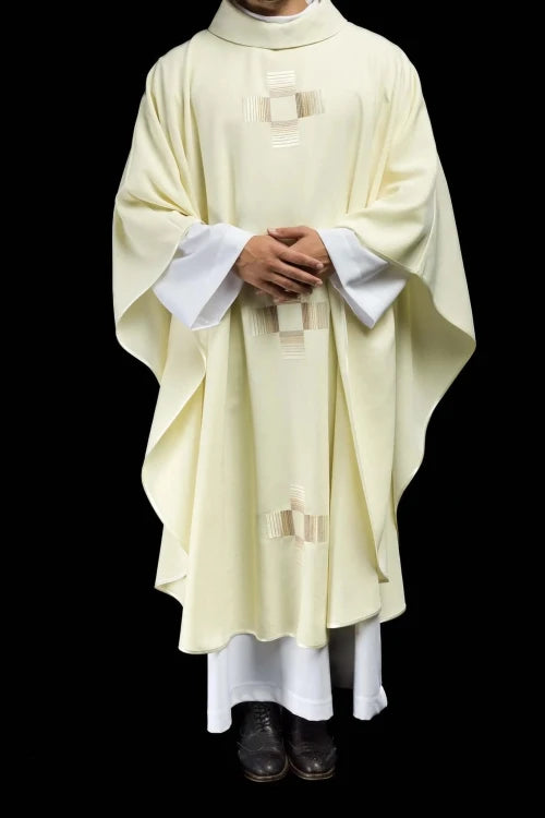Ecru Chasuble with embroidered crosses – Variant III — vestment detail