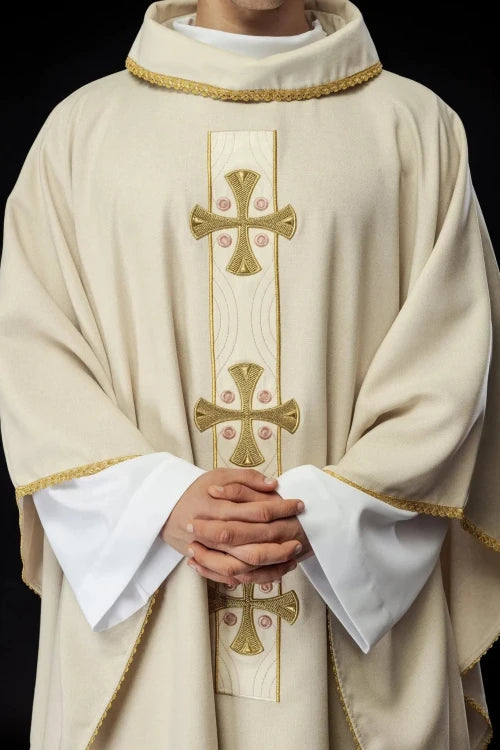 Ecru Chasuble with embroidered crosses – Variant IV — front view