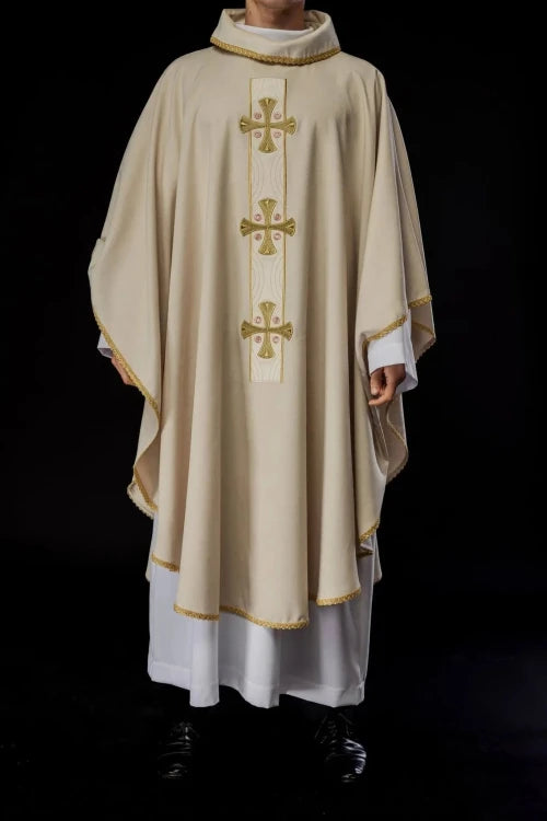 Ecru Chasuble with embroidered crosses – Variant IV — full view