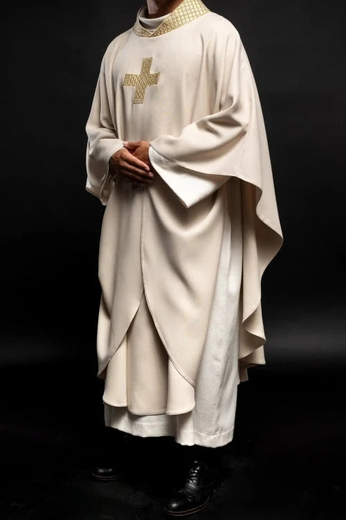 Ecru Chasuble with embroidered crosses – Variant V — side view
