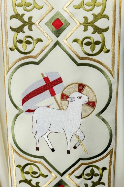 Ecru Chasuble with embroidered Lamb of God — decoration detail