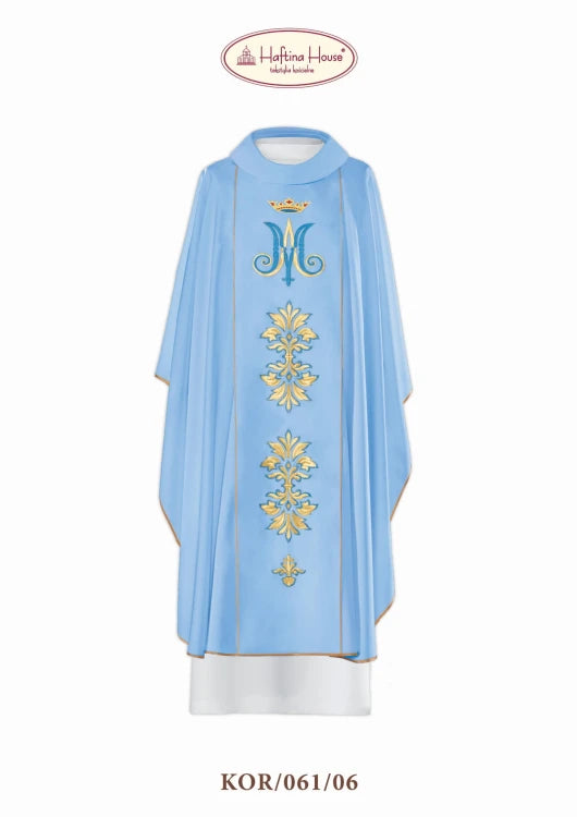 Ecru Chasuble with embroidered Marian symbol — decoration detail