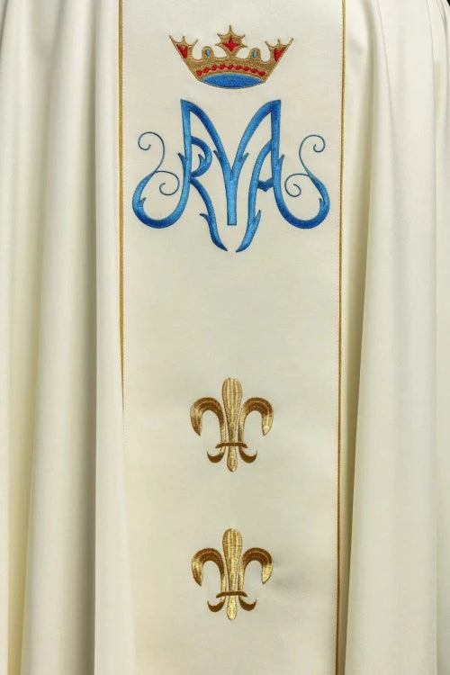 Ecru Chasuble with image of Our Lady of Częstochowa — collar detail