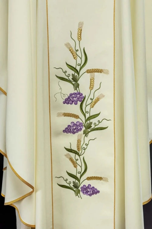 Ecru Chasuble with IHS, grapes and wheat embroidery — decoration detail