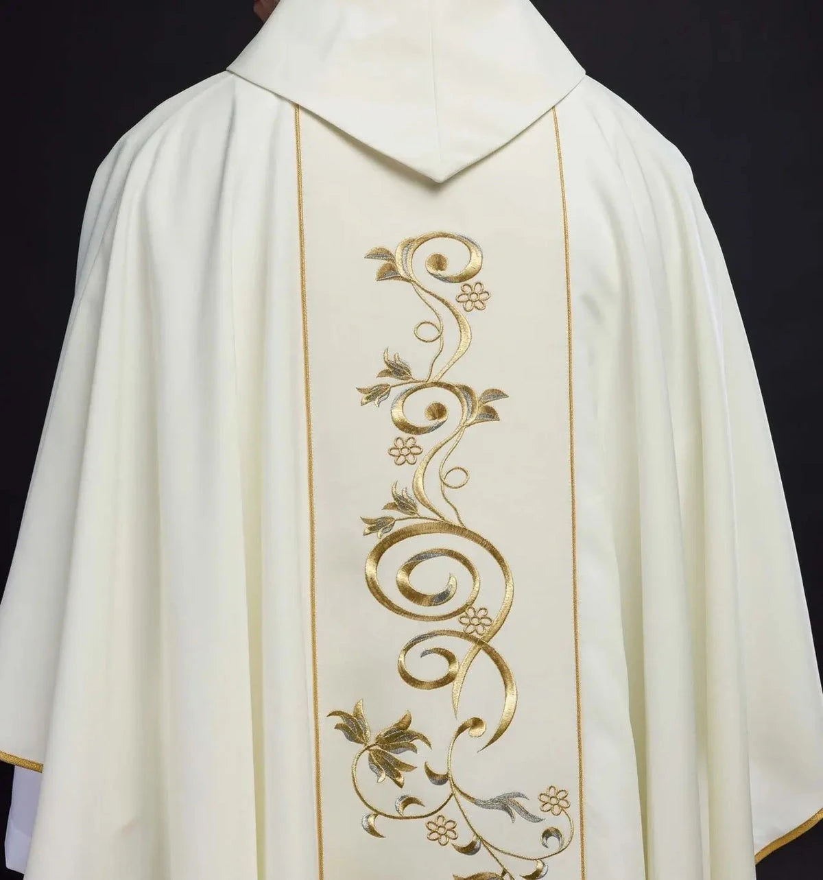 Ecru wedding chasuble – stand collar finish