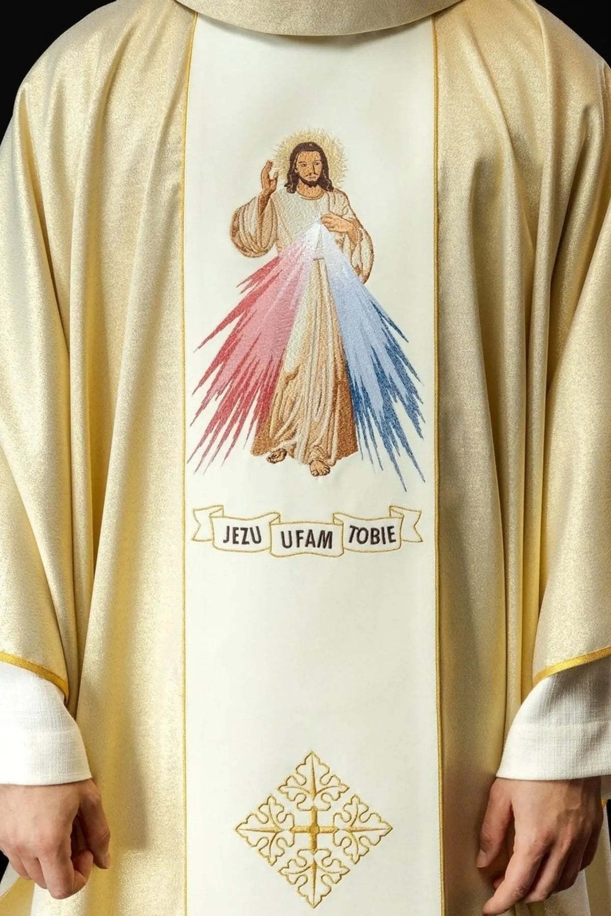 Goldene Kasel mit dem Barmherzigen Jesus – englische Ausführung