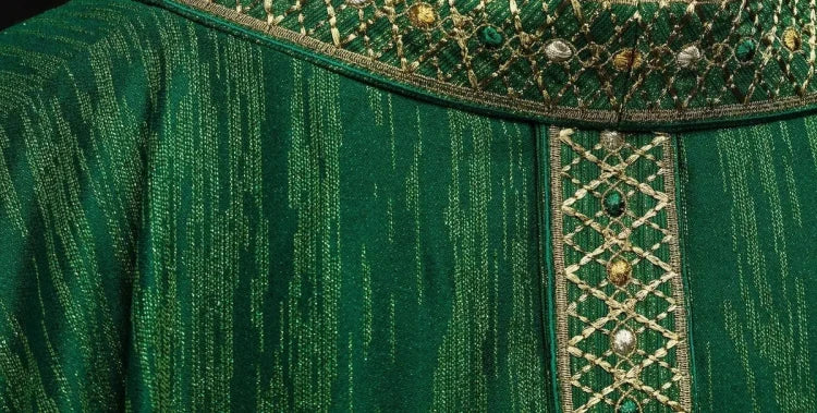 Green Chasuble with embroidered band and collar — collar detail