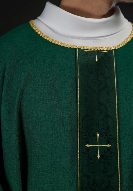 Green Chasuble with embroidered band with cross motif — decoration detail