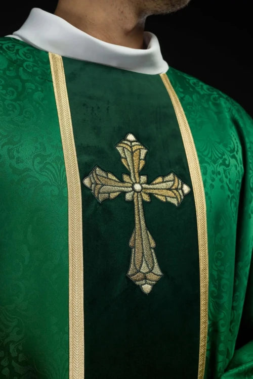 Green Chasuble with embroidered band with cross motif — decoration detail