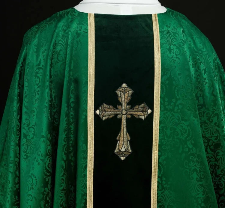 Green Chasuble with embroidered band with cross motif — collar detail
