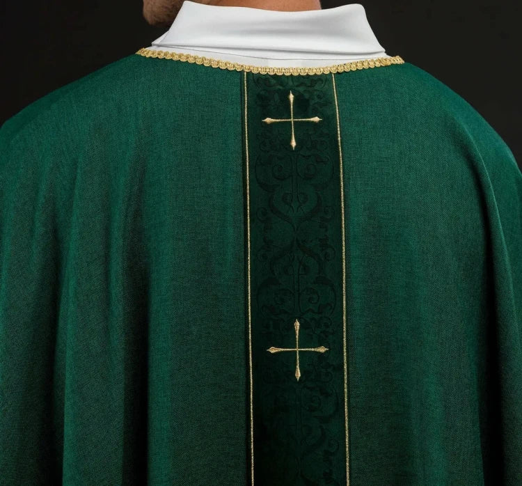 Green Chasuble with embroidered band with cross motif — collar detail