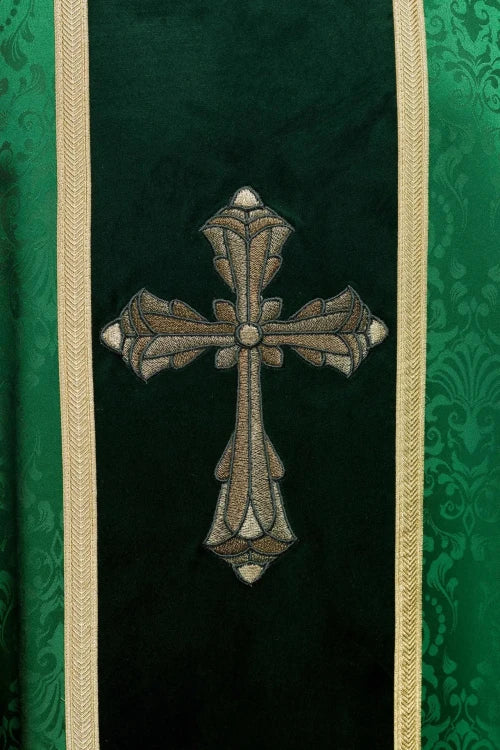 Green Chasuble with embroidered band with cross motif — fabric detail