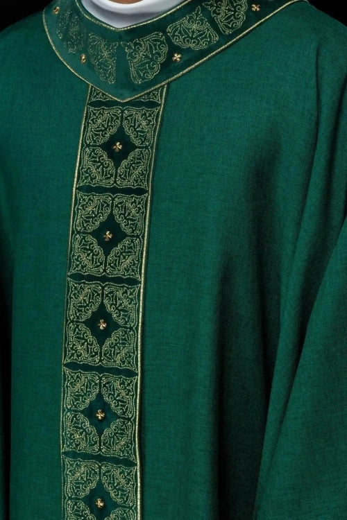 Green Chasuble with embroidered band with cross motif – Variant III — decoration detail