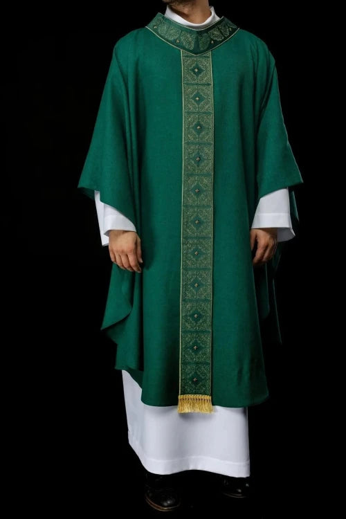 Green Chasuble with embroidered band with cross motif – Variant III — fabric detail