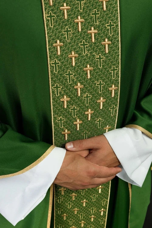 Green Chasuble with embroidered band with cross motifs — decoration detail