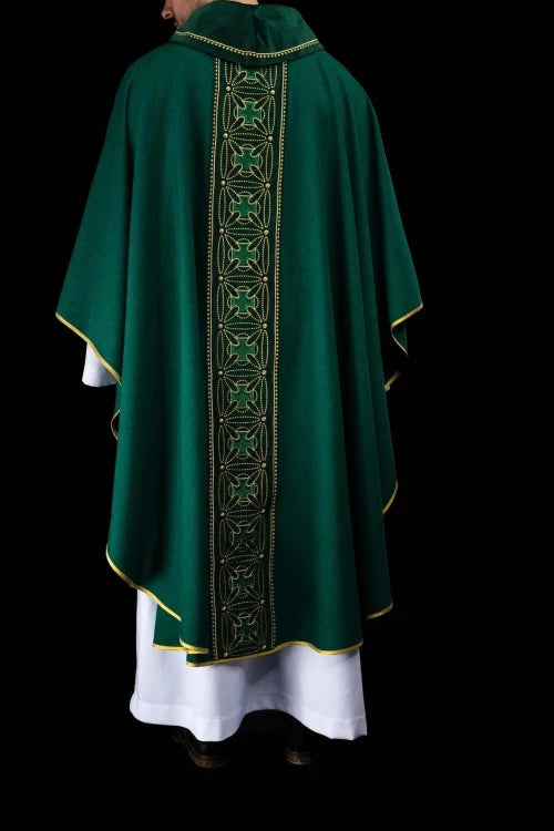 Green Chasuble with embroidered band with cross motifs – Variant II — fabric detail