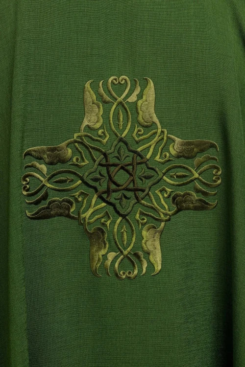Green Chasuble with embroidered cross – Variant II — collar detail