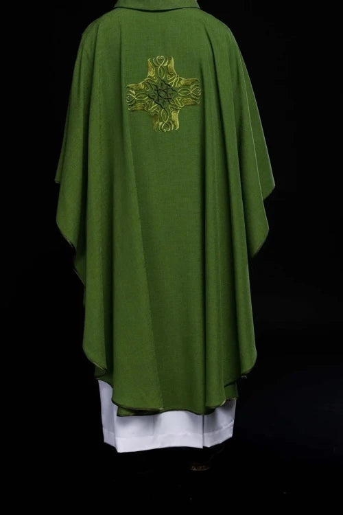 Green Chasuble with embroidered cross – Variant II — fabric detail