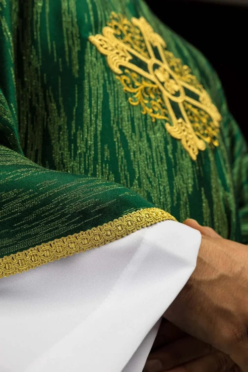 Green Chasuble with embroidered cross – Variant V — back view