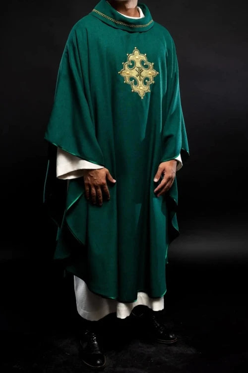 Green Chasuble with embroidered cross – Variant VI — full view