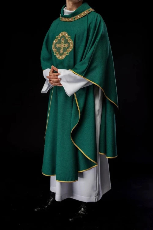 Green Chasuble with embroidered cross – Variant VII — full view