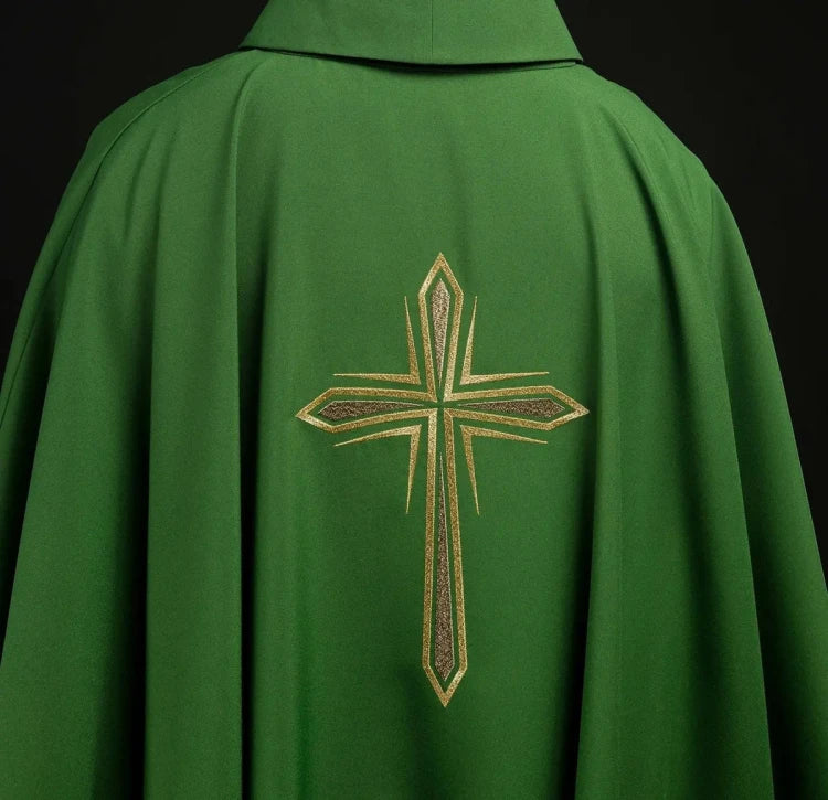 Green Chasuble with embroidered cross – Variant VIII — close-up detail