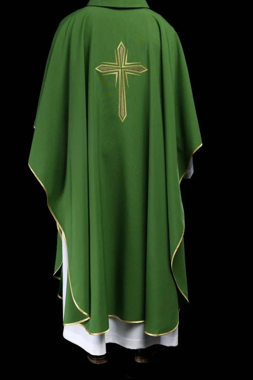 Green Chasuble with embroidered cross – Variant VIII — collar detail