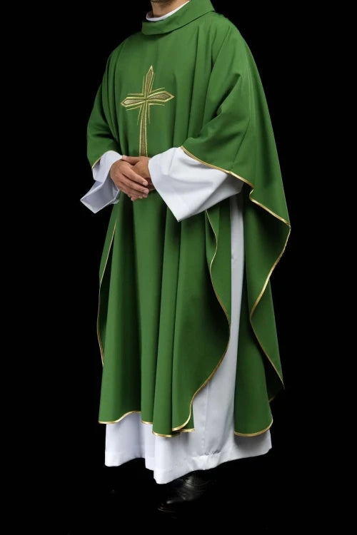 Green Chasuble with embroidered cross – Variant VIII — fabric detail