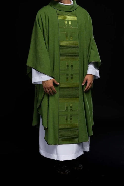 Green Chasuble with embroidered crosses – Variant II — fabric detail