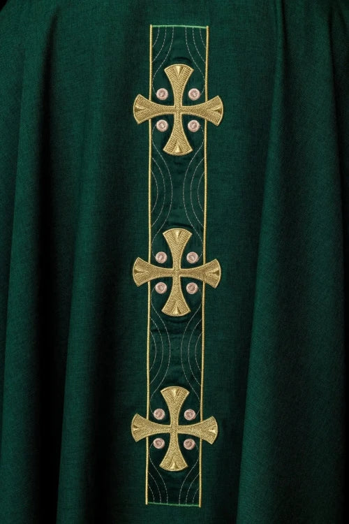 Green Chasuble with embroidered crosses – Variant III — decoration detail