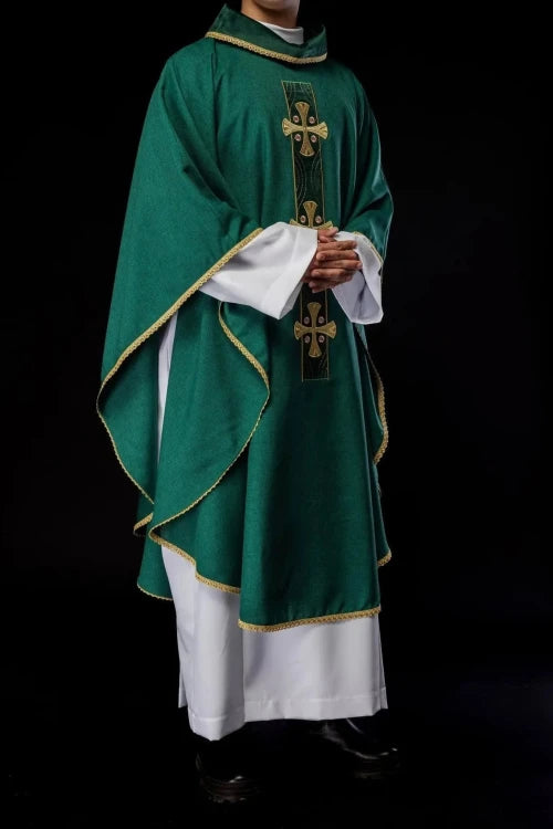 Green Chasuble with embroidered crosses – Variant III — fabric detail