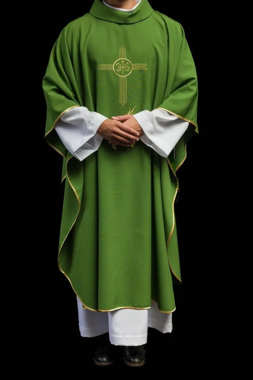 Green Chasuble with embroidered IHS monogram – Variant III — fabric detail