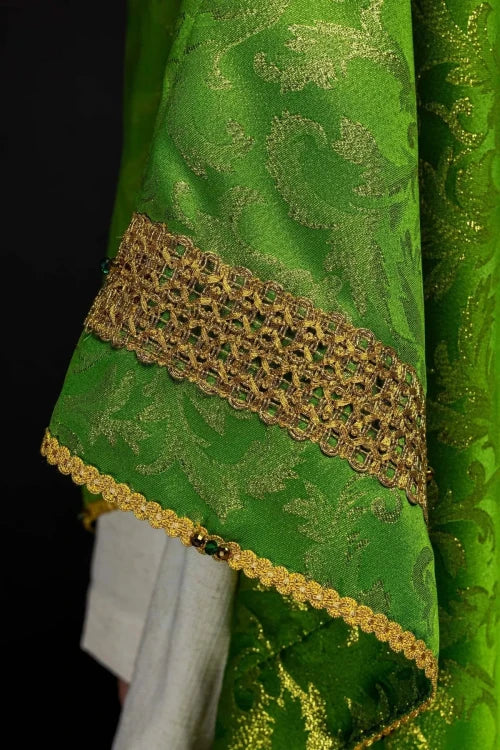 Green Chasuble with hand-finished natural-stone decoration – Variant III — collar detail