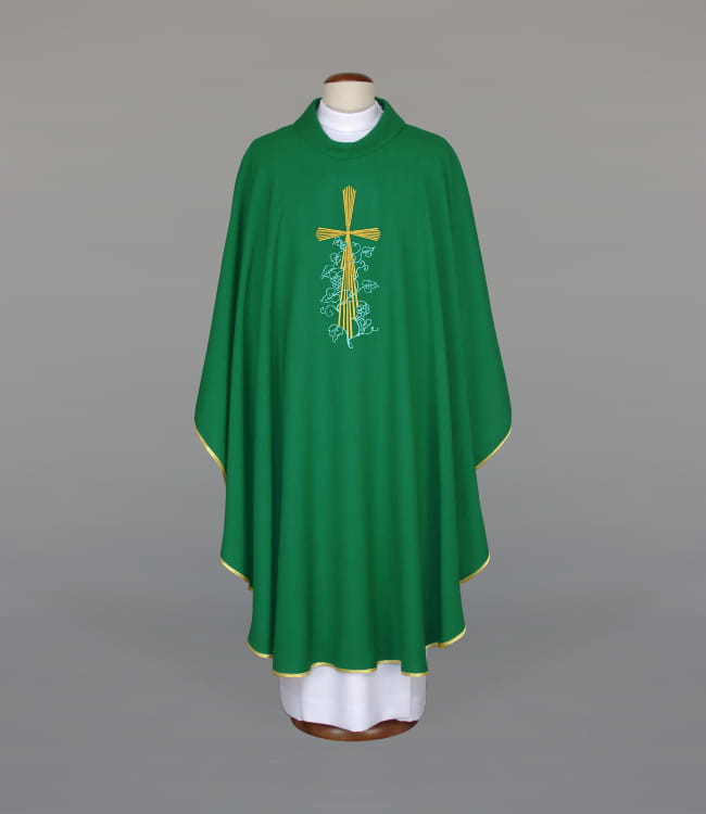 Green Chasuble with liturgical embroidery – Variant IX — front view
