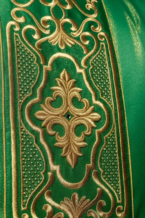 Green Chasuble with rich shimmering embroidery — decoration detail