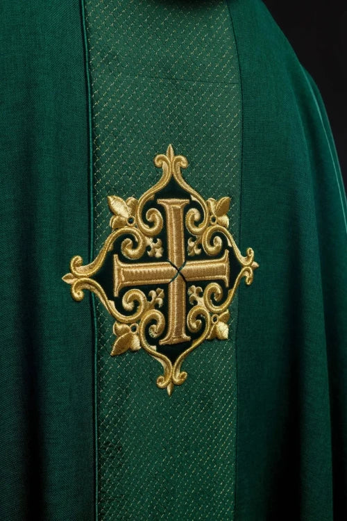 Green Chasuble with velvet band with embroidered cross — collar detail