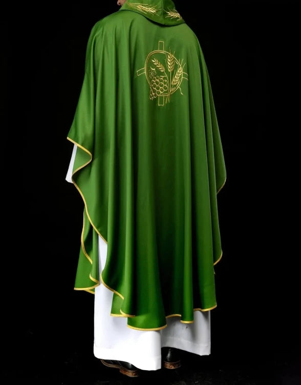 Green Chasuble with wheat and cross embroidery – Variant II — fabric detail