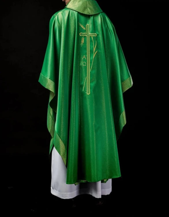 Green Chasuble with wheat ears and cross embroidery — collar detail
