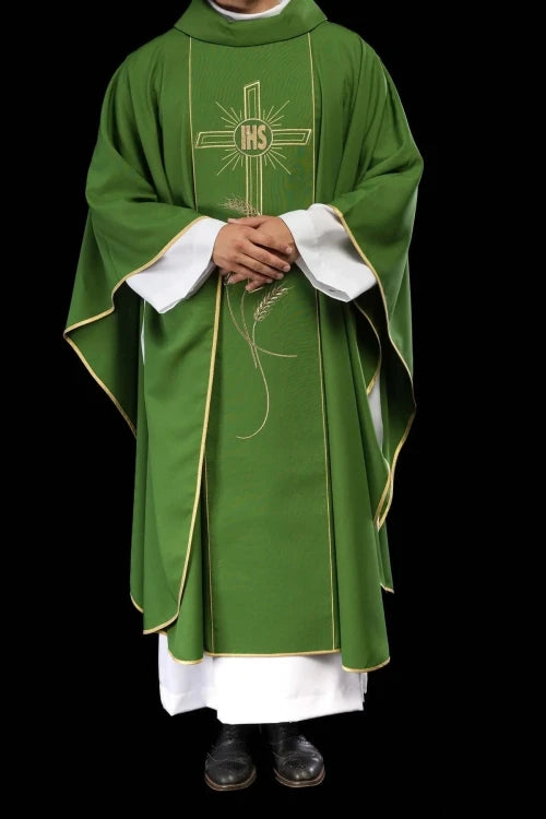 Green Chasuble with wide gold-coloured embroidered band with IHS — fabric detail