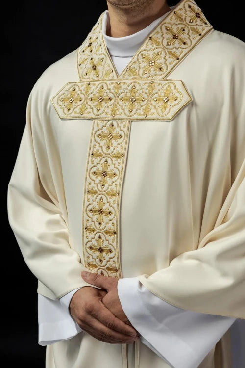 Ecru Chasuble with embroidered hanging band with 500 stones — decoration detail
