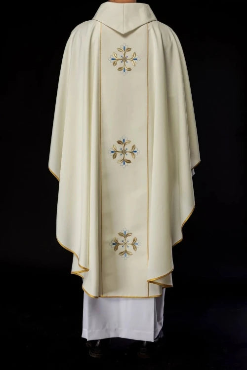 Ecru Chasuble with image of Our Lady with the Child — fabric detail