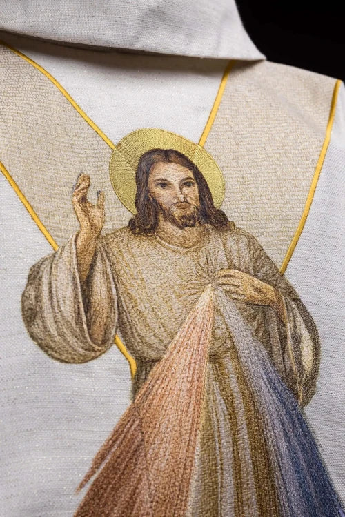 Ecru Chasuble with embroidered image of the Divine Mercy — decoration detail