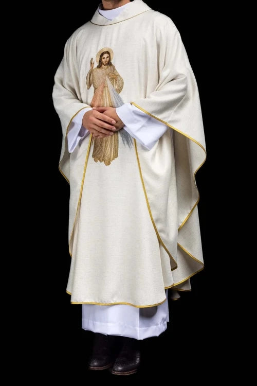 Ecru Chasuble with embroidered image of the Divine Mercy – Variant II — fabric detail