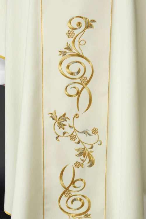 Ecru Chasuble with image of the Immaculate Heart of Mary — decoration detail