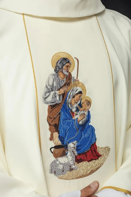 Ecru Chasuble with embroidered Holy Family image for Christmas – Variant III — decoration detail