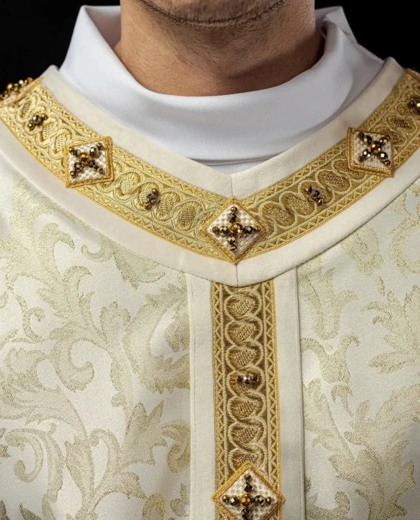 Ecru Chasuble with hand-applied natural-stone decoration – Variant II — decoration detail