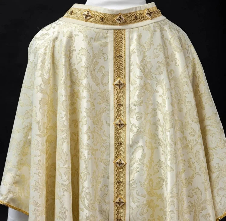 Ecru Chasuble with hand-applied natural-stone decoration – Variant II — collar detail