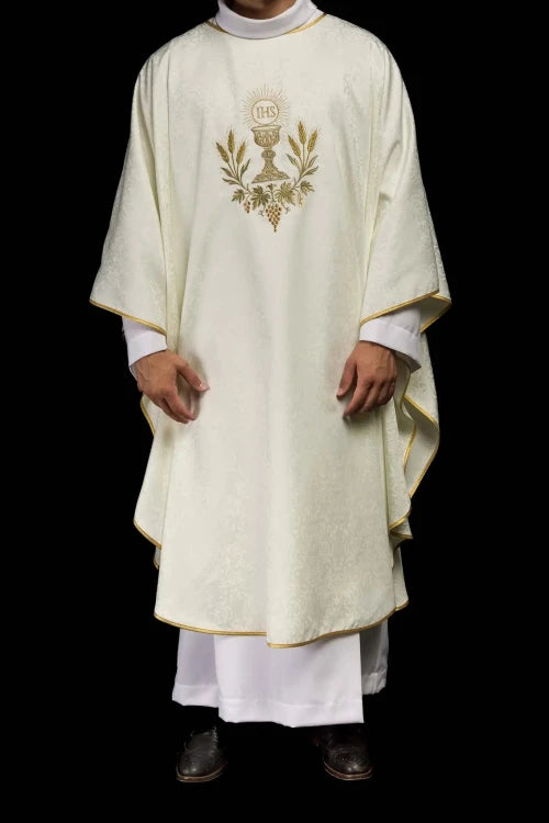 Ecru Chasuble with chalice and host embroidery on jacquard fabric — full view