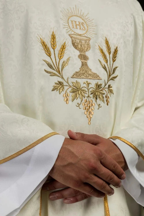 Ecru Chasuble with chalice and host embroidery on jacquard fabric — back view